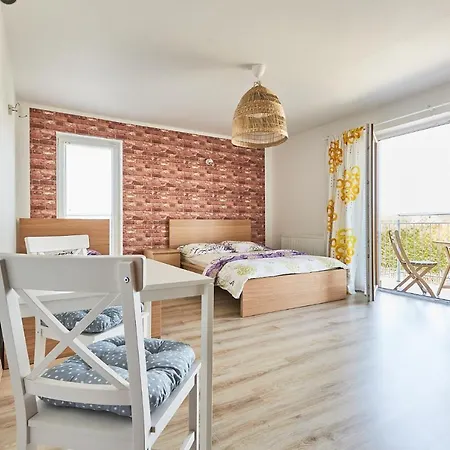 홈스테이 Marzenie 웨바